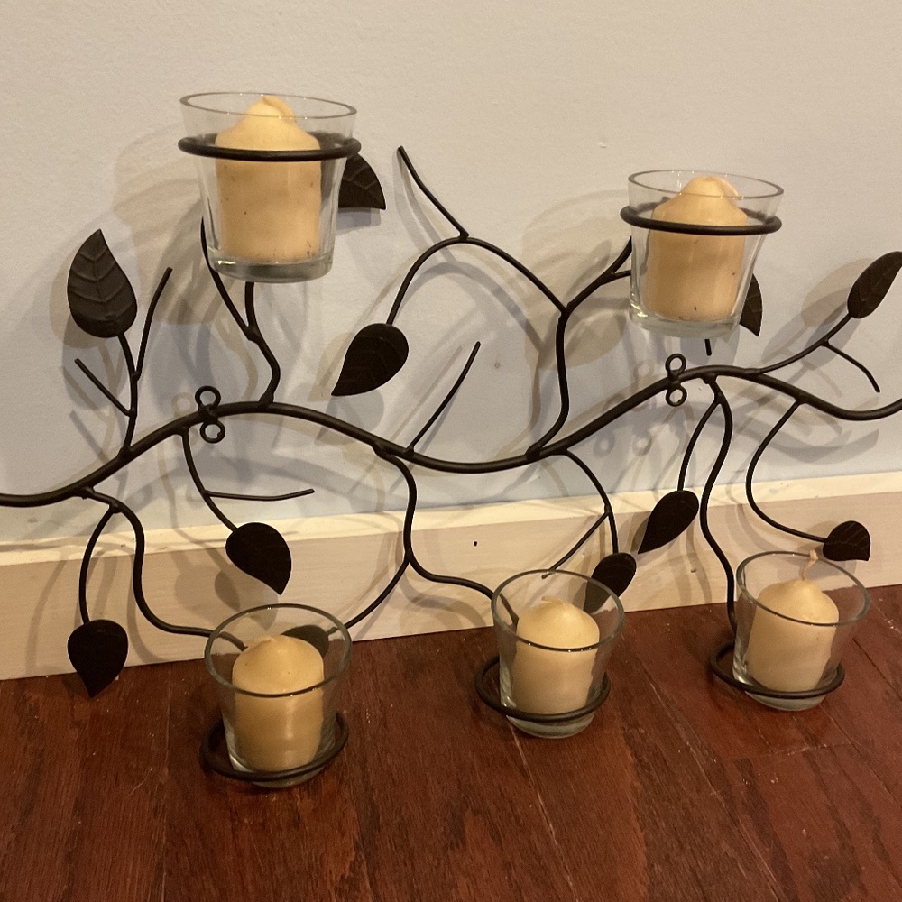 METAL WALL DECOR WITH GLASS CANDLE HOLDERS